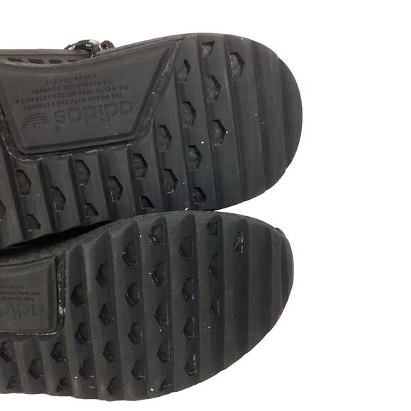 Athletic_Shoes